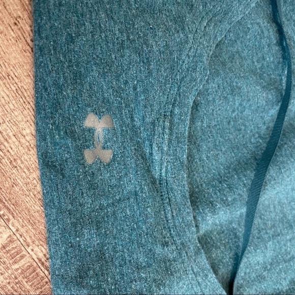 Under Armour Green Long Sleeve Scoop Neck Top - Picture 3 of 4